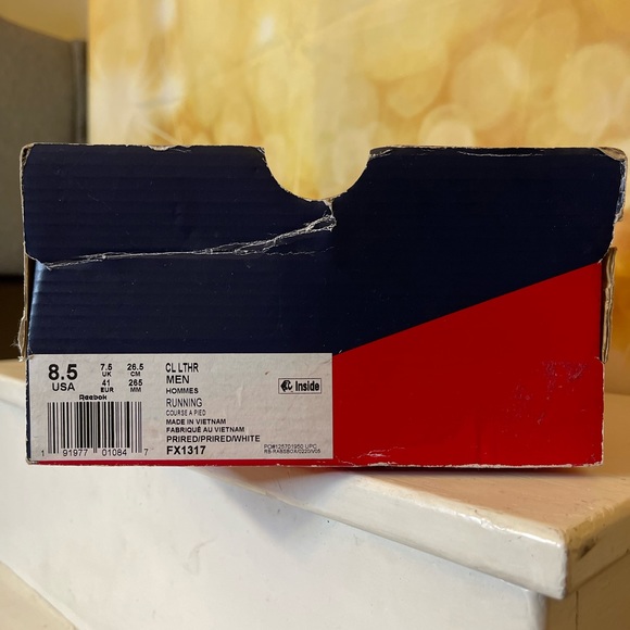 Reebok Classic Leather Low Vector Red Gum sneakers. 8.5 Men’s/10W - Picture 15 of 16